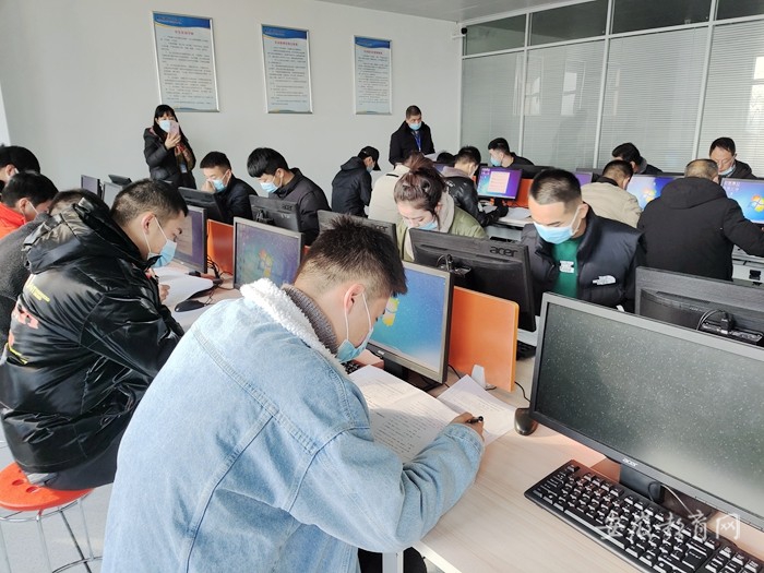 技能升级助力转型 肥西县职业技术学校圆满完成退役军人计算机专业技能培训考核